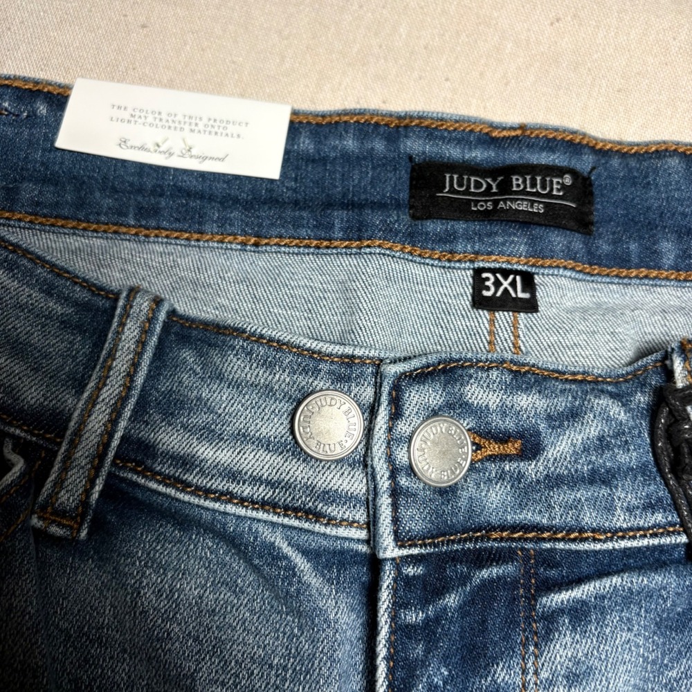 NWT Judy Blue Hallie High Rise Distressed Denim Shorts Medium Wash Plus 3XL Boho - Picture 5 of 7